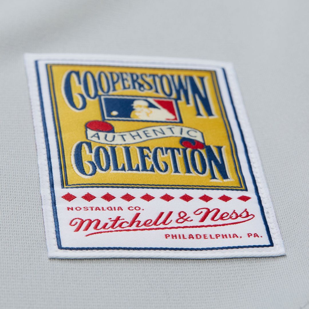 Men's Chicago White Sox Mark Buehrle Gray 2005 Throwback MLB Baseball Jersey - view 6