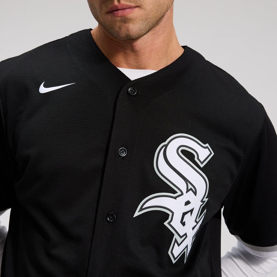 Men's Chicago White Sox Black Alternate Replica MLB Baseball Jersey - view 17
