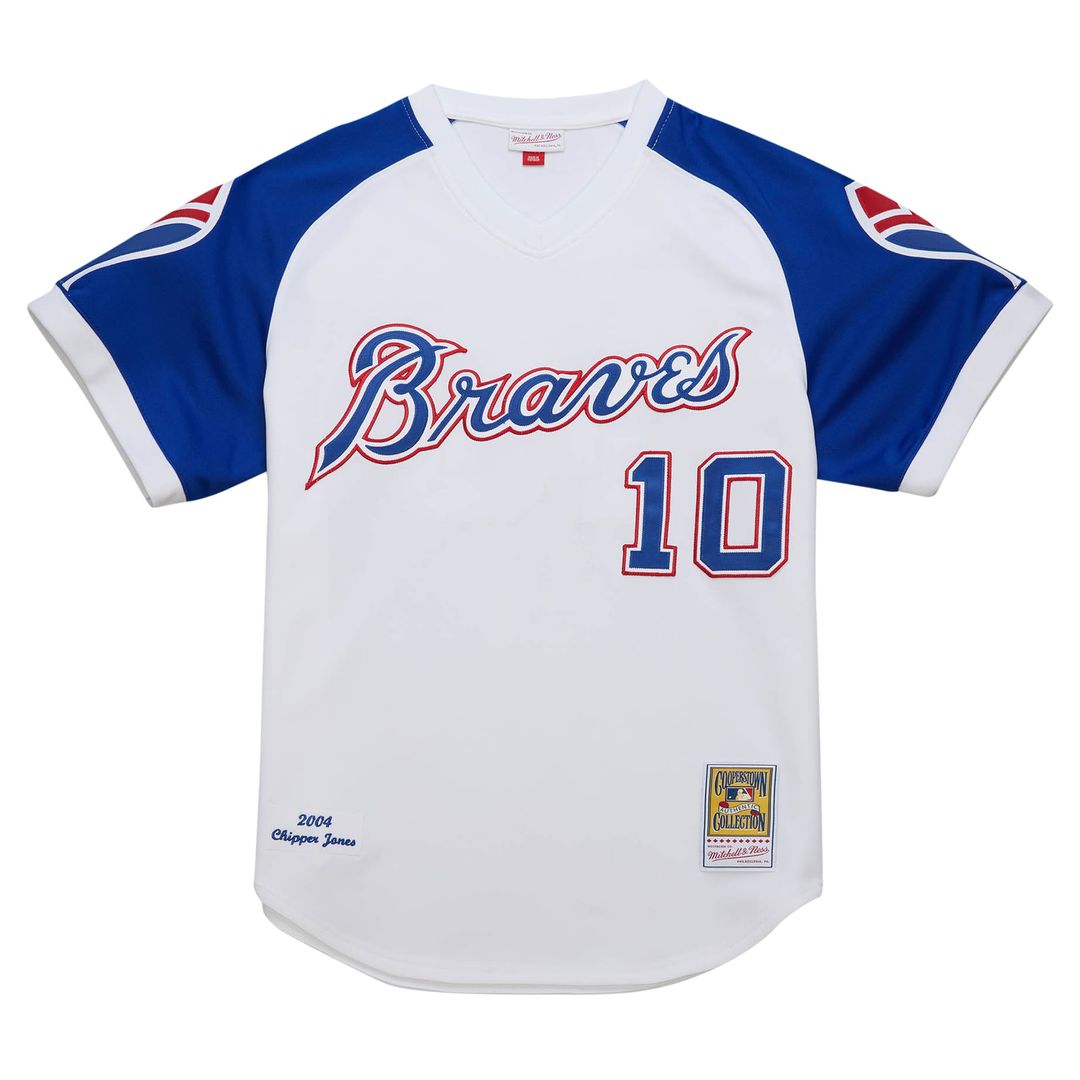 Men's Atlanta Braves Chipper Jones White 2004 Cooperstown Collection Throwback MLB Baseball Jersey - view 2